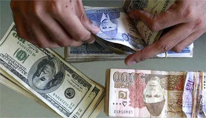 روپے کی اڑان جاری، ڈالر مزید 4.90 روپے سستا