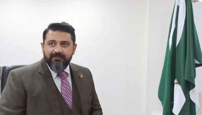 بارسلونا: پاکستانی کمیونٹی کا قونصل جنرل پاکستان مرزا سلمان بابر بیگ کے حق میں مظاہرہ