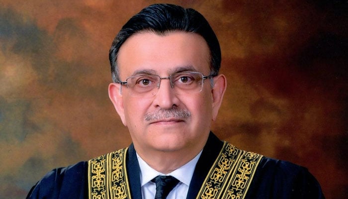 ذاتی فائدے کیلئے قانون سازی کا تاثر، PTI سے کہا اسمبلی جائیں لیکن اس نے بائیکاٹ کر رکھا ہے، سیاسی معاملات میں مداخلت نہیں کریں گے، سپریم کورٹ