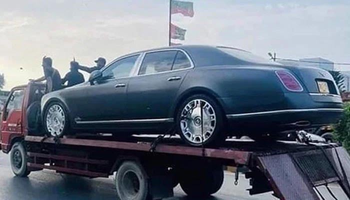 لندن سے چوری کروڑوں مالیت کی لگژری گاڑی ڈیفنس سے برآمد