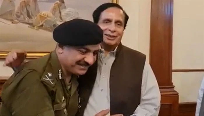 CCPO لاہور کی تبدیلی کا معاملہ، پنجاب سے کوئی افسر ہماری اجازت کے بغیر واپس نہیں جائے گا، پرویز الٰہی