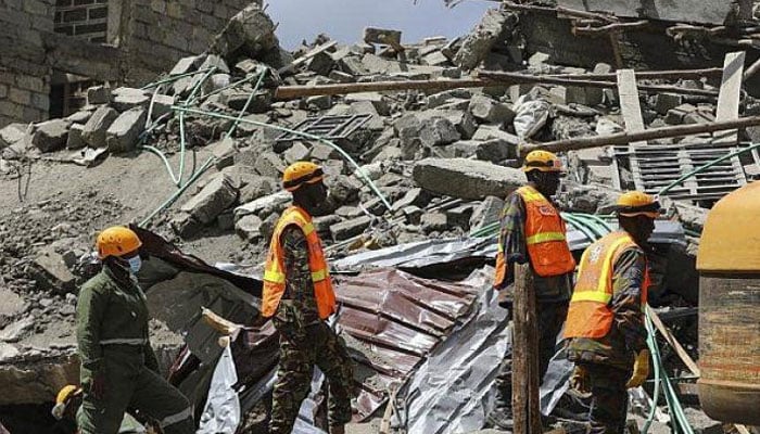 کینیا میں 6 منزلہ زیر تعمیرعمارت گرگئی، 2 بچوں سمیت 5 افراد ہلاک