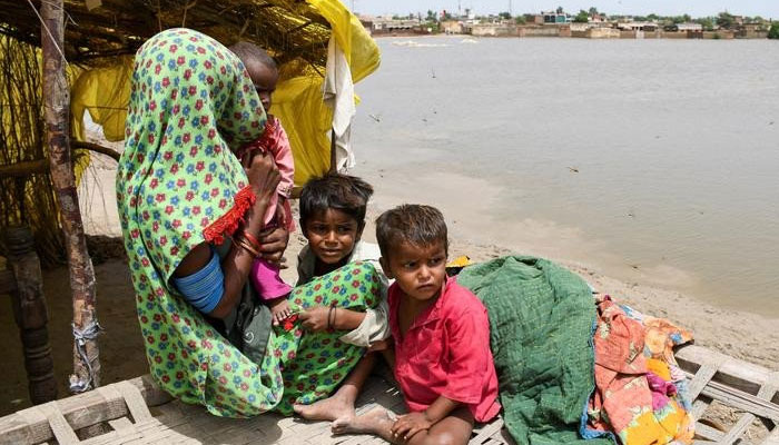 پاکستان کے سیلاب متاثرین کی بحالی میں بہت وقت لگے گا، راجہ عبدالقیوم