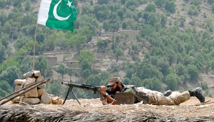 افغانستان سے دہشت گردوں کی فائرنگ، پاک فوج کا جوان شہید، جوابی کارروائی سے دشمن کا بھاری نقصان