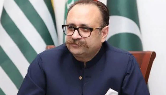 وزیر اعظم آزاد کشمیر کے لطیف اکبر کے خلاف غیر اخلاقی الفاظ قابل مذمت ہیں، محسن باری