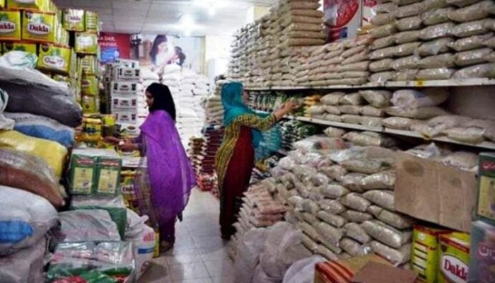 مہنگائی، معاشی صورتحال سے پاکستانیوں کی قوت خرید متاثر
