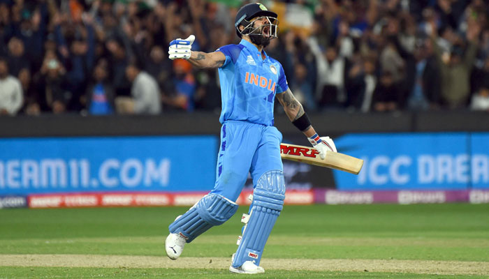 ٹی 20 میچ ورلڈ کپ، کوہلی نے پاکستان سے یقینی فتح چھین لی، متنازع فری ہٹ کام کرگئی