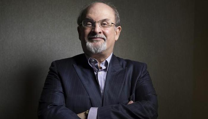 سلمان رشدی کی ایک آنکھ اور بازو ضائع ملعون کے ایجنٹ نے تصدیق کردی