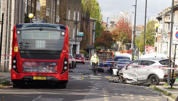 ساؤتھ لندن کی مصروف سٹریٹ پر فائرنگ کے واقعے میں دو افراد ہلاک