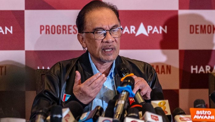 ملائیشیا، انور ابراہیم نے وزیراعظم کے عہدے کا حلف اٹھالیا