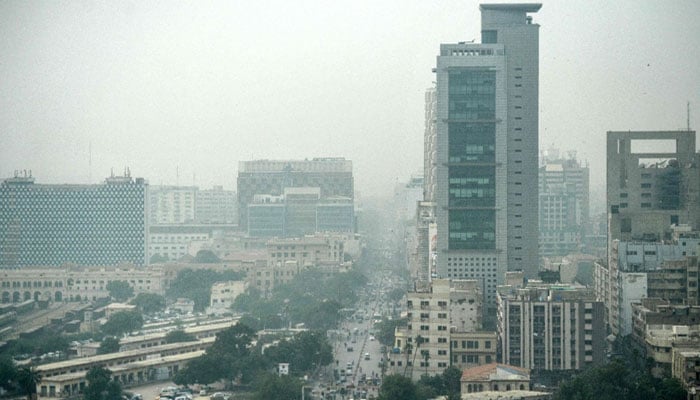 کراچی کی فضا خطرناک حد تک آلودہ، امراض میں اضافہ