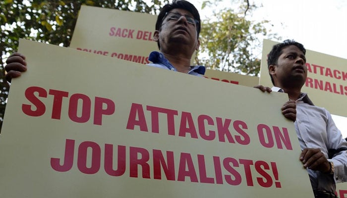 بھارت میں صحافیوں پر زمین تنگ