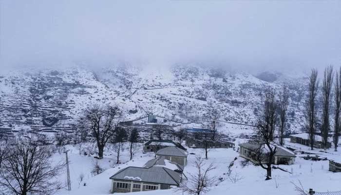 شمالی بلوچستان شدید سردی کی لپیٹ میں‘ درجہ حرارت منفی 11 تک گرگیا، آج سے مغربی سسٹم چمن میں داخل ہوگا