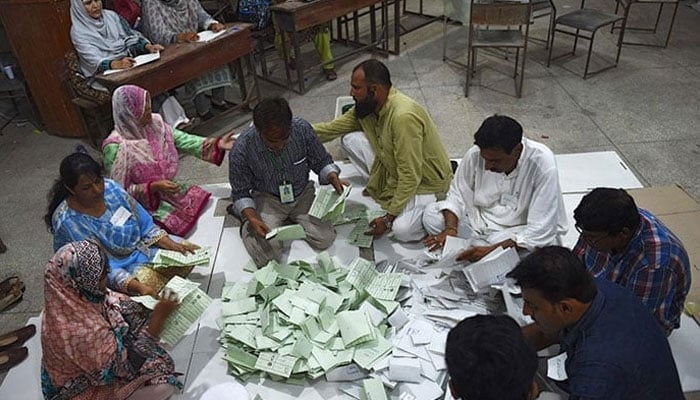 کراچی بلدیاتی نتائج، واضح اکثریت نہ مل سکی، PPP پہلے، JI دوسرے، PTI تیسرے نمبر پر، دھاندلی نہیں ہوئی، الیکشن کمیشن