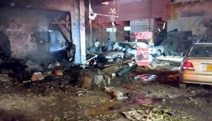 جمشید روڈ، مکینک کی دکان میں گیس سلنڈر دھماکہ، 4 افراد جھلس کر زخمی