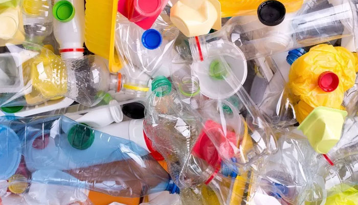 برطانوی حکومت نے پلاسٹک کچرے سے نمٹنے کیلئے ڈپازٹ اسکیم کا اعلان کردیا