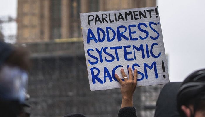 برطانیہ میں نسل پرستی میں اضافے پر اقوام متحدہ ماہرین کا اظہار تشویش