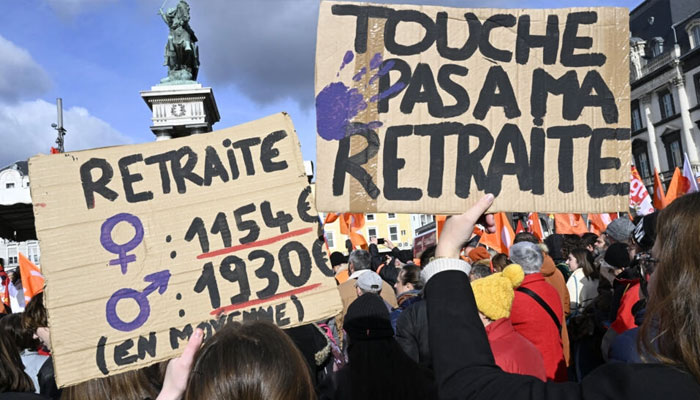فرانسیسی حکومت کا پنشن عمر کی حد میں اضافہ واپس لینے سے انکار