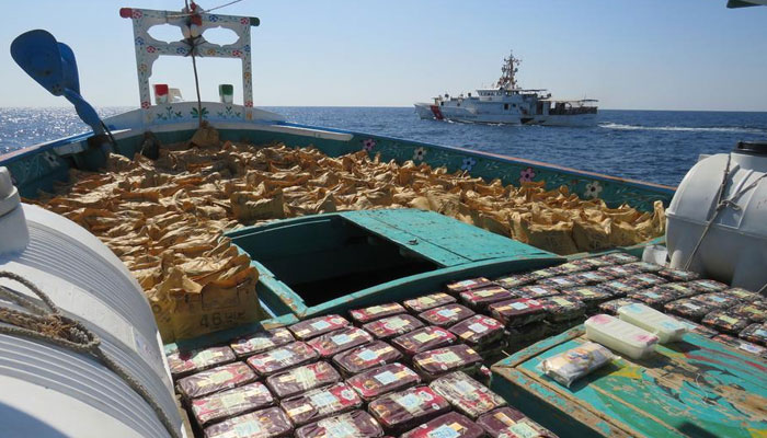 امریکی بحری بیڑے کا خلیج عمان میں 33 ملین ڈالر مالیت کی منشیات ضبط کرنے کا دعویٰ