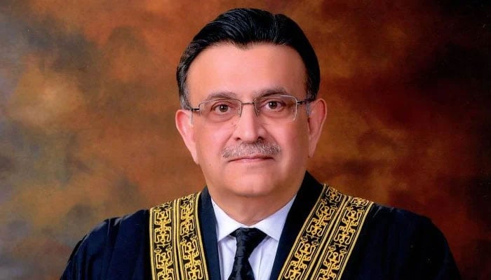 کیوں نہ عمران کو بلالیں، موجودہ پارلیمنٹ کو دانستہ نامکمل رکھا گیا، قانون سازی بھی متنازع ہو رہی ہے، سپریم کورٹ