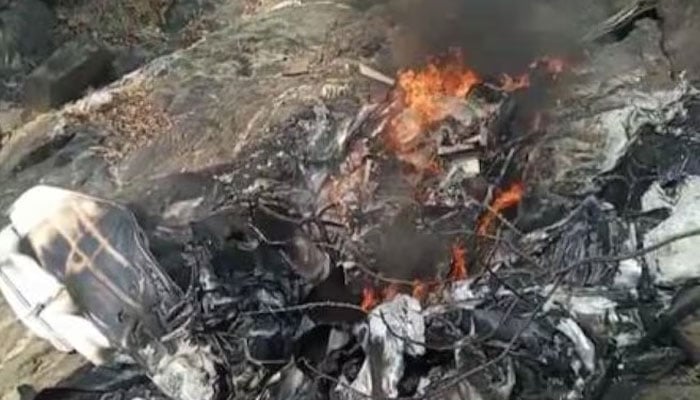 بھارتی طیارہ گر کر تباہ، خاتون پائلٹ اور انسٹریکٹر ہلاک
