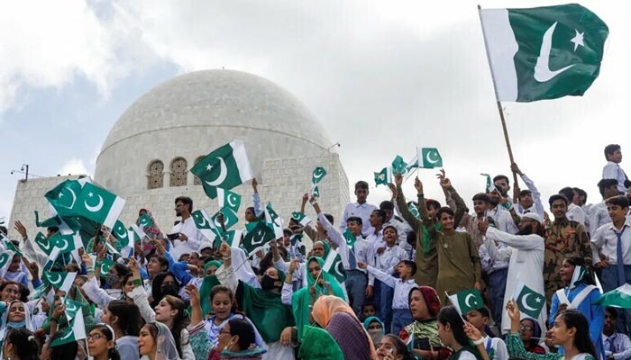 یوم پاکستان ملی جوش و جذبہ کیساتھ منایا گیا، گارڈز کی تبدیلی کی تقریب