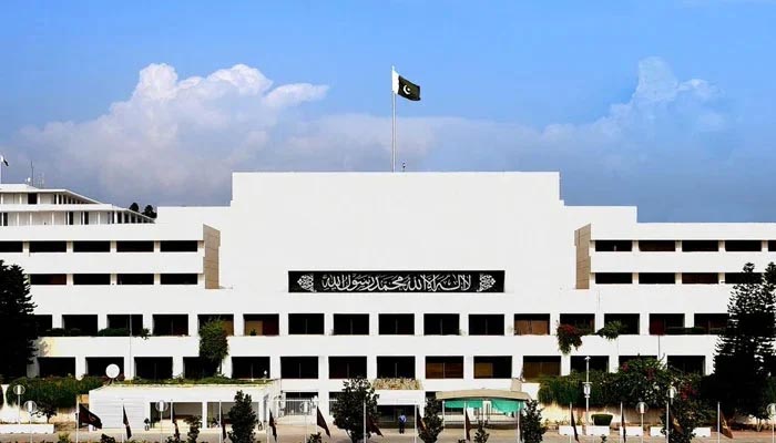 پاکستان میں آئینی بحران کی تاریخ 70؍ سال پرانی ہے