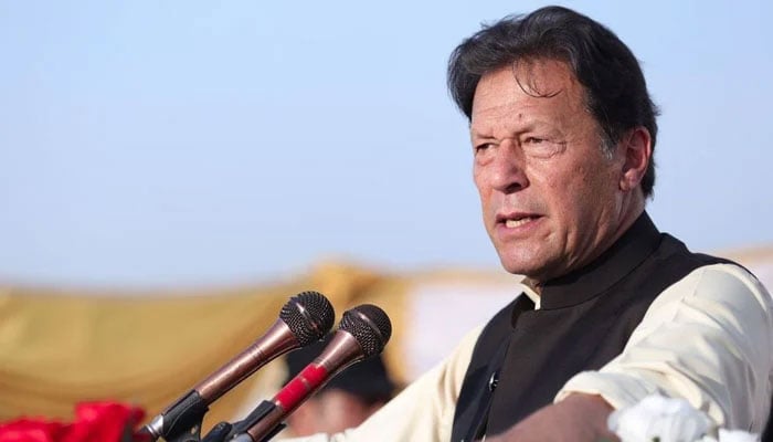 قوم ججوں کیساتھ کھڑی ہے، 14 مئی کے بعد سڑکوں پر ہونگے، عمران خان