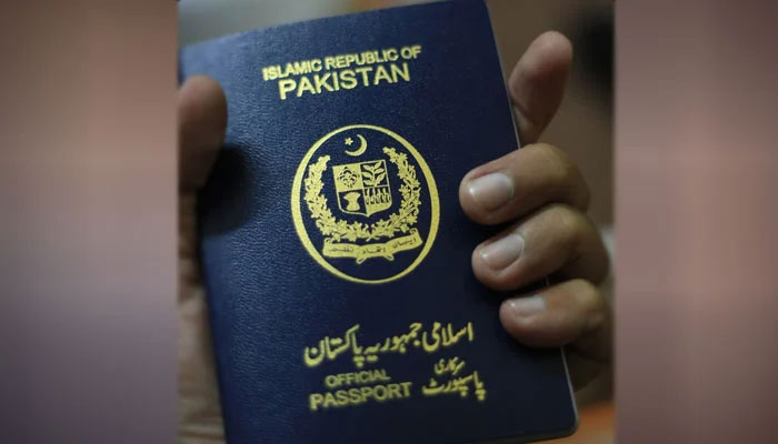 وفاقی حکومت نے 10 سابق وزراء کے ڈپلومیٹک پاسپورٹ منسوخ کر دیئے