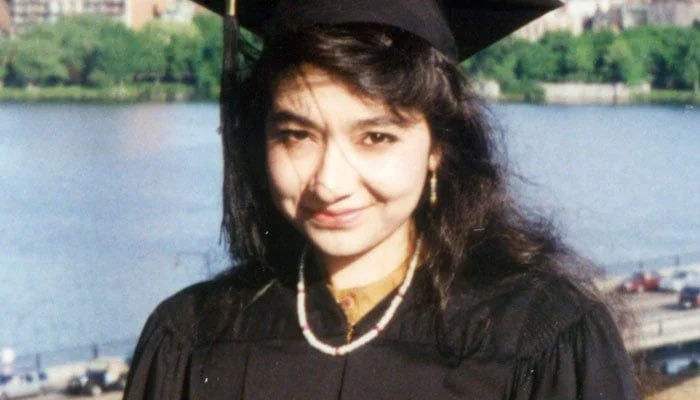 ڈاکٹر عافیہ کی بہن، سینیٹر مشتاق سے ملاقات، خود کو ’’جہنم‘‘ سے نکالنے کا مطالبہ