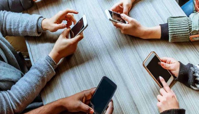 پاکستان میں پہلی مرتبہ سیلولر صارفین کی تعداد میں 15 لاکھ سے زائد کی کمی