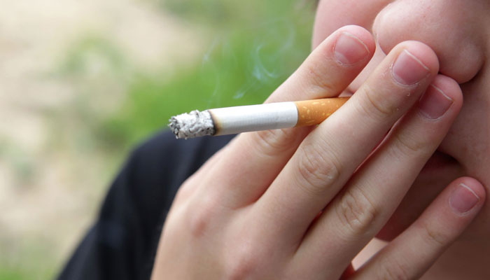 تمباکو نوشی ملک میں موت کی سب سے بڑی وجہ بن گئی، کینسر ریسرچ یوکے