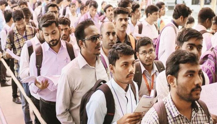 سندھ میں بیروزگاری کی شرح 3.9، کراچی 11.18 فیصد کے ساتھ سرفہرست