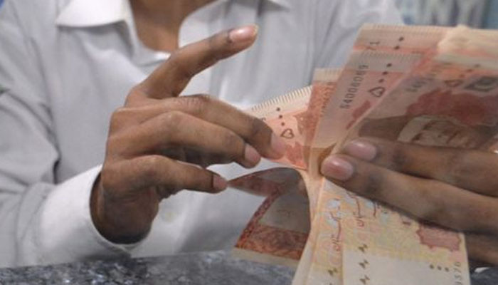 تھر میں ہزاروں لوگ سود خوروں کے پاس زندگی بھر مقروض