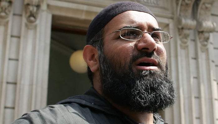 متنازع مسلم رہنما انجم چوہدری پر دہشتگردی کے 3 الزامات پر فرد جرم