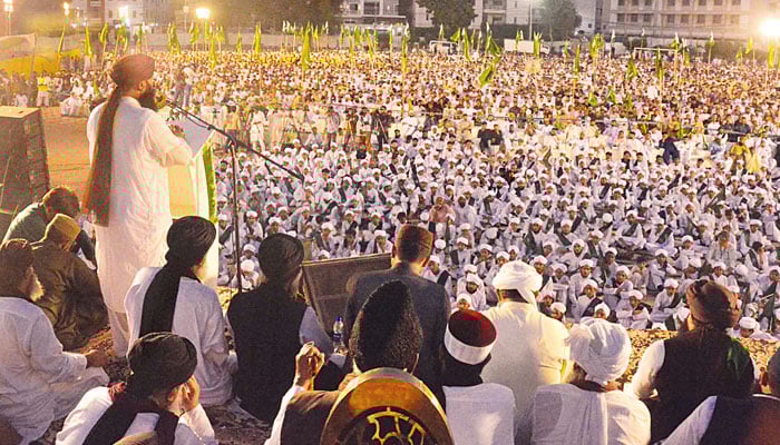 میلادالنبیﷺ منانے سے دھماکے روک نہیں سکتے، نشتر پارک میں تقاریر، سانحہ مستونگ کیخلاف تین روزہ سوگ کا اعلان