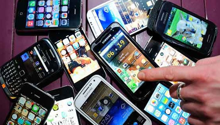 چھینے اور چوری کے موبائل فونز کی خرید و فروخت میں ملوث 2 ملزمان گرفتار