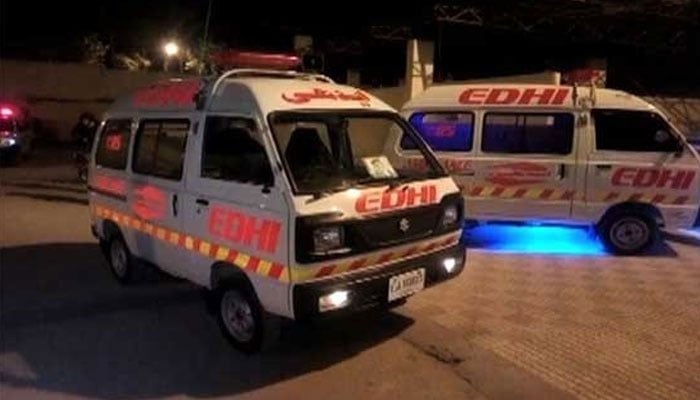 ٹریفک حادثات، 3 افراد جاں بحق، 15 زخمی، 2 افراد کی لاش ملیں