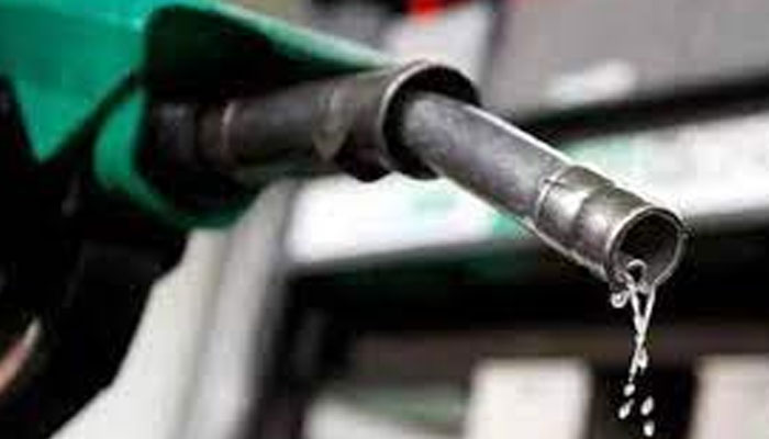 پٹرول 14، ڈیزل 13.50، مٹی کا تیل 10.14 روپے فی لیٹر سستا