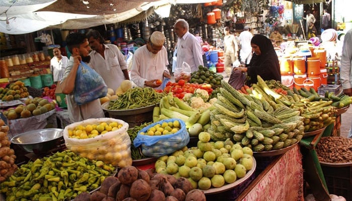 گراں فروشوں کیخلاف کارروائی، 13 لاکھ 90 ہزار روپے جرمانہ عائد