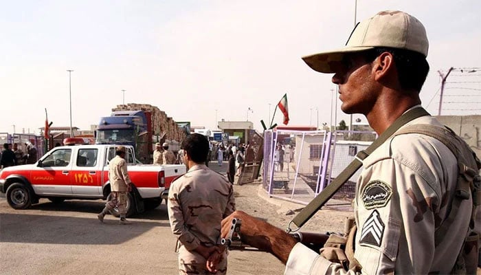 ایران میں 9 پاکستانیوں کا قتل پاکستان کے زاہدان قونصل خانہ کی ٹیم آج جائے وقوع پر پہنچے گی