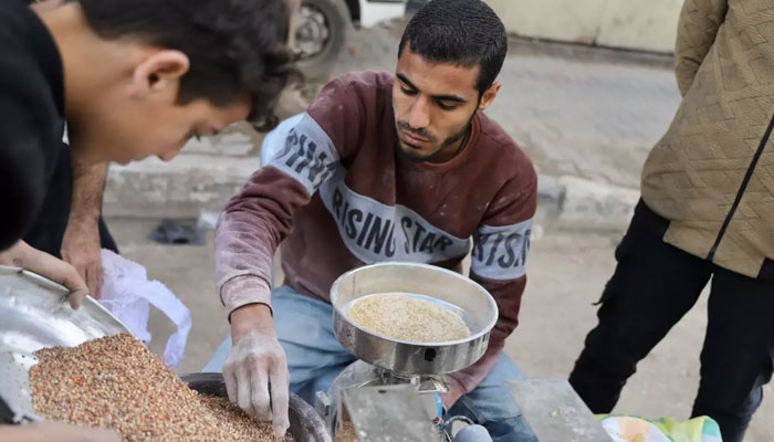 غزہ، فلسطینی اپنے بچوں کو جانوروں کی غذا دینے پر مجبور