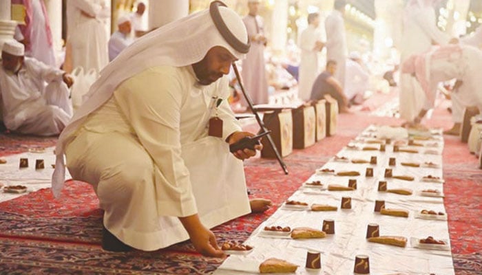 سعودی عرب، مساجد سے ملحقہ مخصوص مقامات پرافطار کروانے کی ہدایت