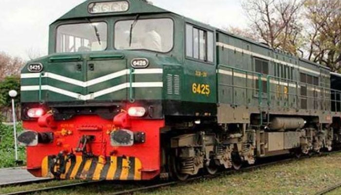 ریلوے کی 10 ہزار ایکڑ زمین پر غیرقانونی قبضے کا انکشاف