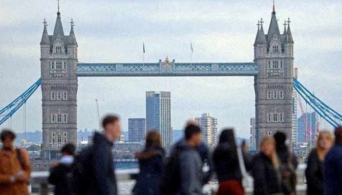 برطانیہ کی معیشت گزشتہ سال کساد بازاری کا شکار رہی، نئے اعداد و شمار سے تصدیق