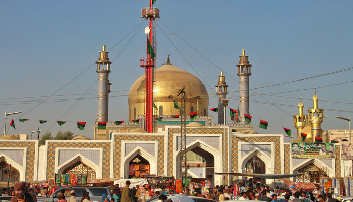 برصغیر میں سب سے زیادہ گائی جانے والی دھمال ’’دما دم مست قلندر‘‘