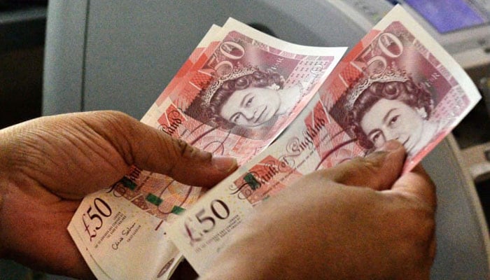 برطانیہ میں کم از کم اجرت میں 9.8 فیصد اضافہ، یونینز کا اظہار مایوسی