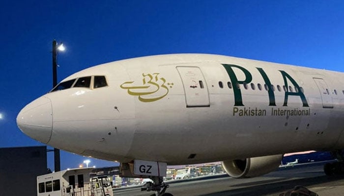 دبئی اور شارجہ میں طوفانی بارشوں کے باعث پی آئی اے سمیت مختلف پاکستانی ایئر لائنز کا فضائی آپریشن متاثر ہوا، ترجمان