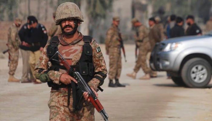 خیبر پختونخوا اور بلوچستان میں سیکورٹی فورسز کی کارروائیاں، 13 دہشت گرد ہلاک