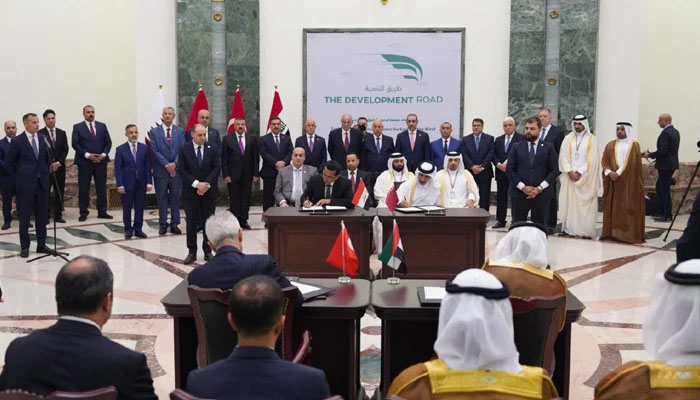 عراق، ترکیہ، قطر اور امارات کے درمیان 17 ارب ڈالر کے ترقیاتی منصوبے پر دستخط